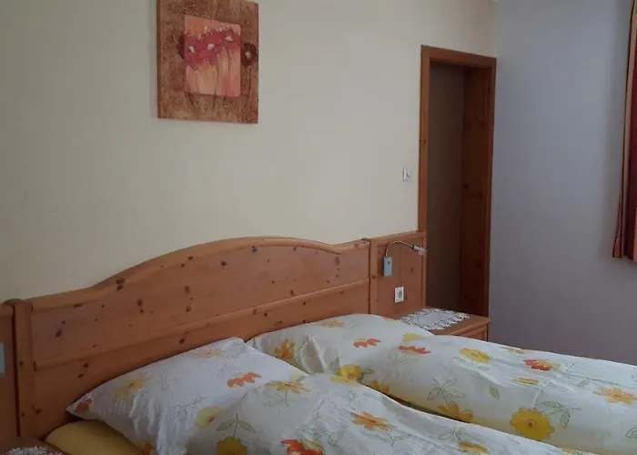 Haus Kristall Гостевой дом 3*