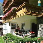 Casa de hóspedes Haus Kristall